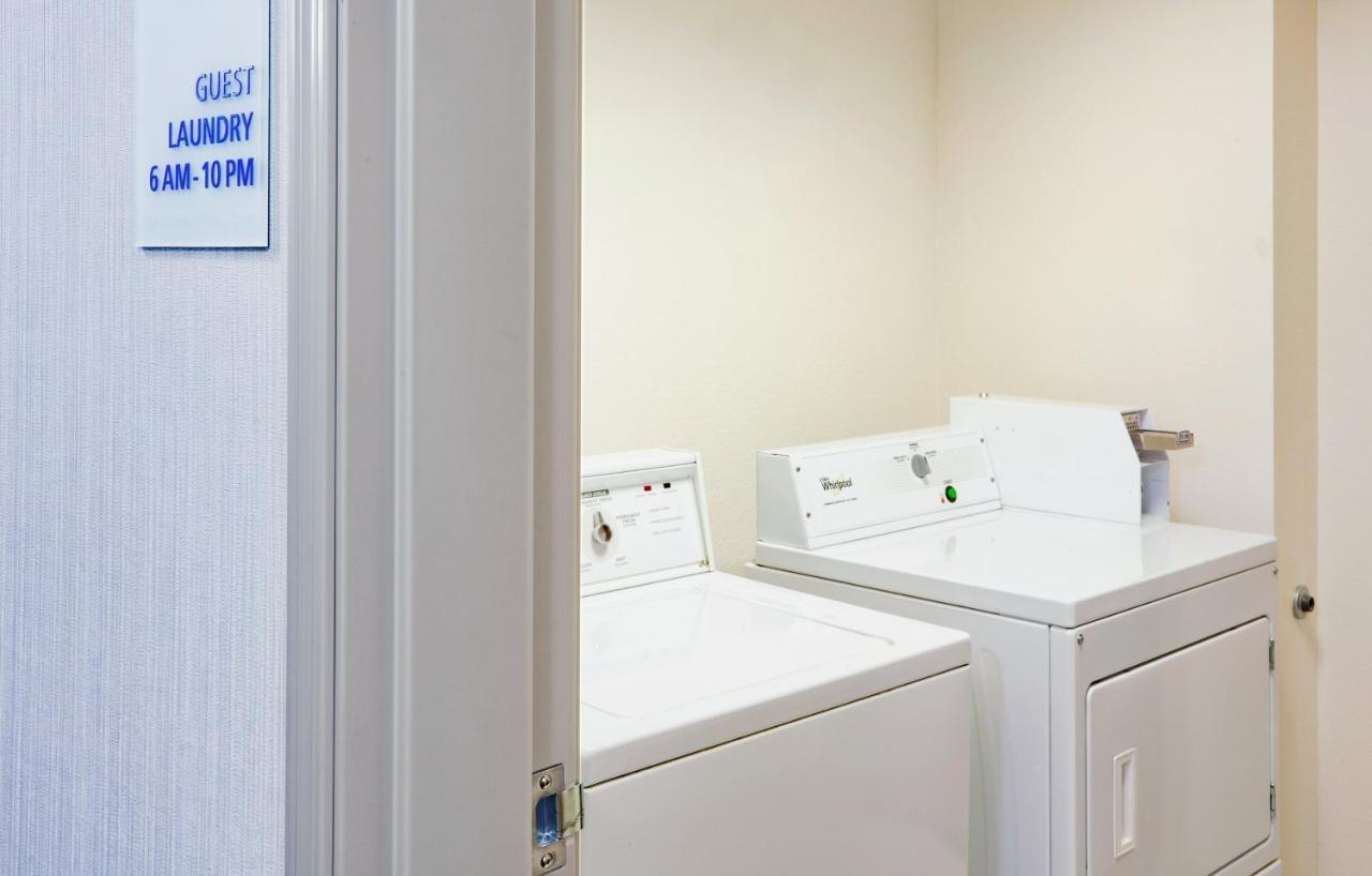 Holiday Inn Express & Suites - Dickinson By Ihg Esterno foto
