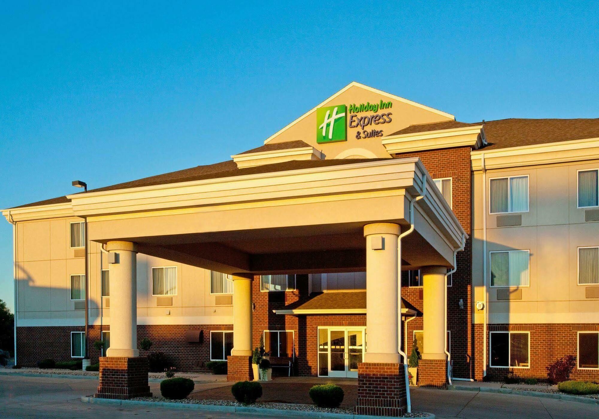 Holiday Inn Express & Suites - Dickinson By Ihg Esterno foto